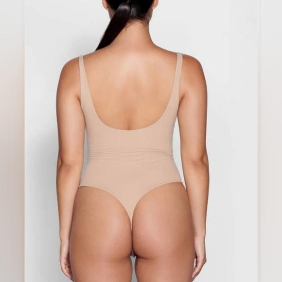 SKIMS FITS EVERYBODY SQUARE NECK BODYSUIT Clay Small NWT - Picture 3 of 6